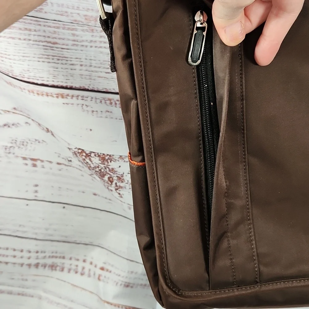 CaseCrown Microsoft surface vertical messenger bag